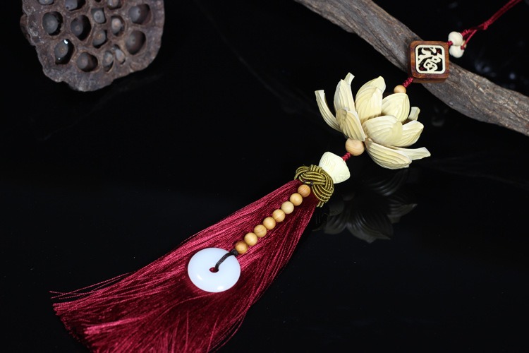 Dây treo xe ô tô hoa sen