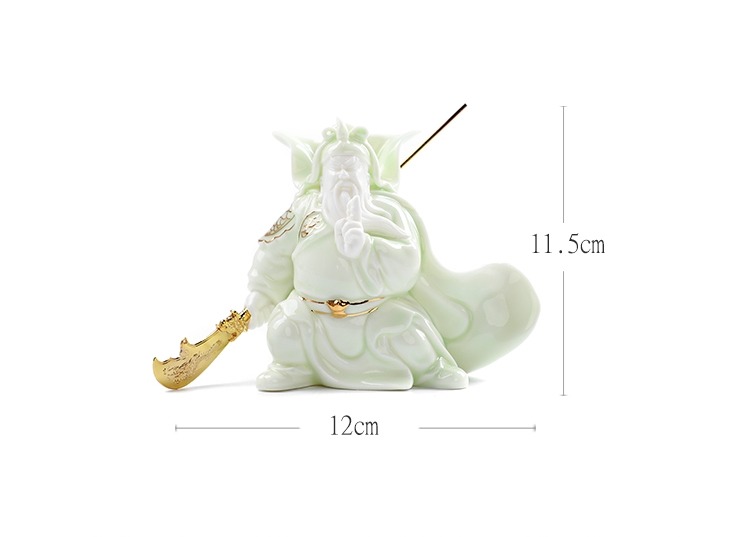 Tượng Quan Công đặt Taplo oto