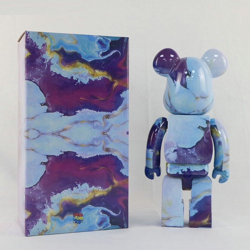 bearbrick van da cam thach