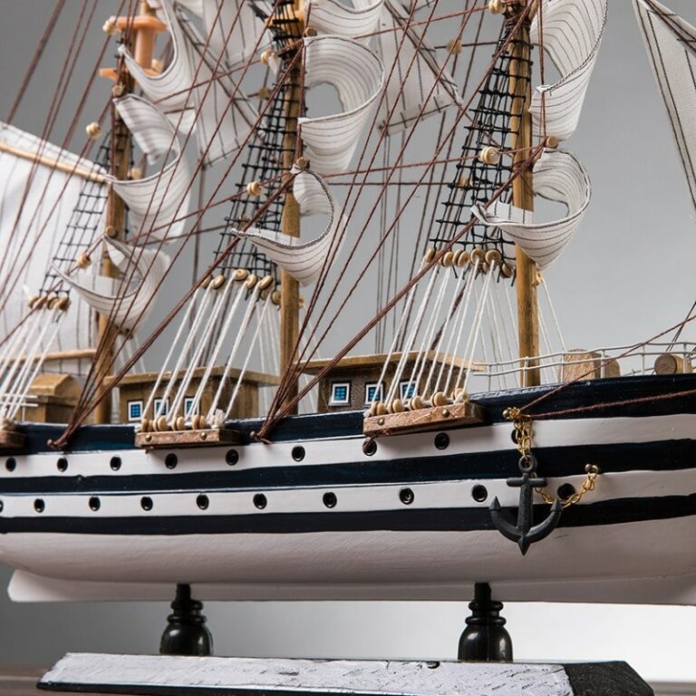 Mô hình tàu thuyền chiến cổ HMS Victory bằng gỗ Hương cao cấp